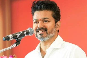 முன்பு ஆளுநர் பதவியை அகற்றக் கூறிய நிலையில்.., இன்று ஆளுநரை சந்தித்ததால் விஜய்க்கு தொடரும் விமர்சனம்