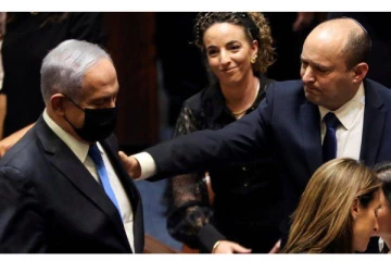 இஸ்ரேலின் புதிய பிரதமராக பதவியேற்றார்  நப்தாலி பென்னட்! 12 ஆண்டுகால ஆட்சியை இழந்தார் பெஞ்சமின்-நேதன்யா