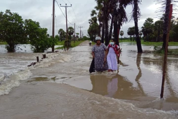 சீரற்ற காலநிலையால் பாதிக்கப்பட்டுள்ள யாழ். மக்கள்