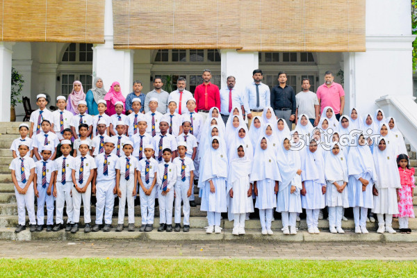 வவுனியா அல் இக்பால் மகாவித்தியாலய மாணவர்கள் அலரி மாளிக்கைக்கு கல்விச் சுற்றுலா | Vavuniya School Colombo Trip