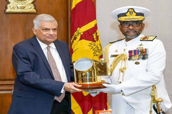 ஜனாதிபதி ரணிலை திடீரென சந்தித்த இலங்கை முக்கியஸ்தர்! | New Navy Commander Suddenly Met President Ranil