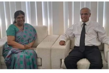 வடக்கு ஆளுநரை சந்தித்த சுமந்திரன்
