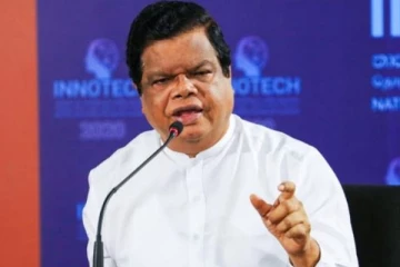 வேடிக்கை பார்க்கத் தயார் இல்லை - அமைச்சர் ஆவேசம்