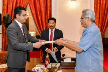 நீதியமைச்சராகவும் பதவிப் பிரமாணம் செய்து கொண்ட நிதியமைச்சர்!!