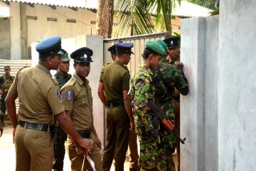 யாழில் இரு குழுக்களுக்கிடையில் வாள்வெட்டு தாக்குதல்! இருவர் படுகாயம்