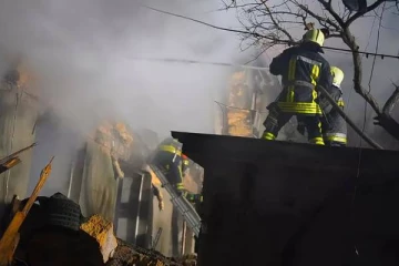 ரஷ்ய அதிபா் தோ்தலின் இறுதி நாள்: சரமாரியாக தாக்குதல் நடத்திய உக்ரைன்