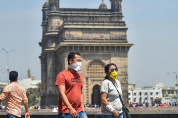 மின்னல் வேகத்தில் உயரும் கொரோனா தொற்று இந்தியாவில் தொடங்கிவிட்டதா மூன்றாம் அலை?