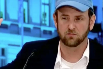 வெள்ளை மாளிகையின் ஆலோசகராக செயற்பட்டவர் கைது