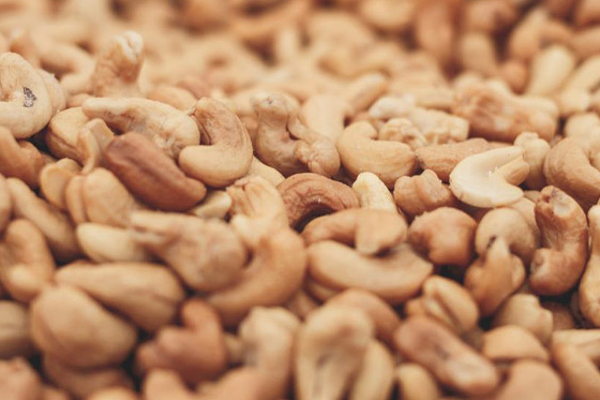 புத்தாண்டு காலத்தில் முந்திரி பருப்புக்கு அதிக கேள்வி | Govt Notice Problem Sale Cashews New Year Sale