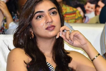 என்னம்மா நீங்களுக்கு இப்படி இறங்கிட்டீங்க? நடிகை நஸ்ரியாவை பார்த்து வாய்ப்பிளக்கும் ரசிகர்கள்..