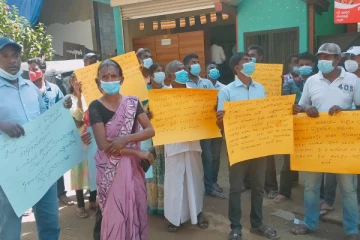 அக்கரபத்தனை பிரதேச சபை தவிசாளருக்கு எதிரான  லிந்துலையில் போராட்டம் (Video)