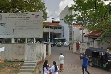 முக்கிய பதவிகளில் இருப்பவர்களை நுட்பமாக மிரட்டி பணத்தை சுரண்டும் பெண்