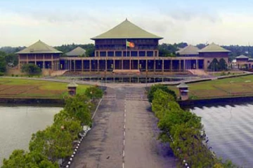 පුරාවස්තු වාර්තාව ඉදිරිපත් කිරීම පුරාවිද්‍යා බලධාරීන් මගඇරලා