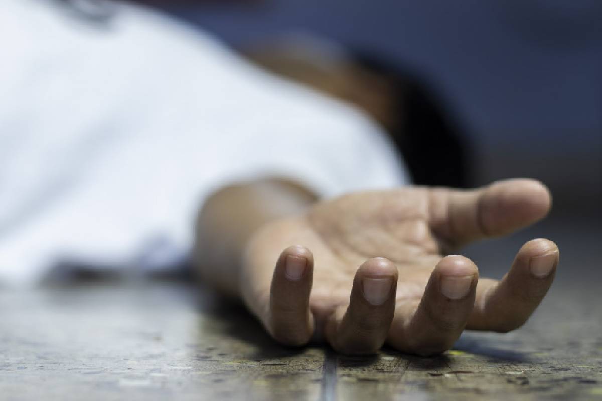 தமிழர் பகுதியில் கணவனின் கத்திக்குத்துக்கு இலக்காகி மனைவி பலி | Woman Stabbed By Husband In Tamil Area