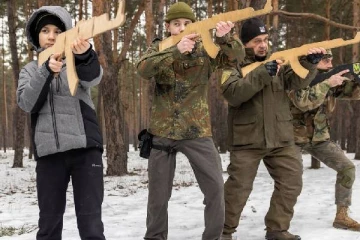 அதிகரிக்கும் போர் பதற்றம்! உயிரையும் கொடுப்போம்... ரஷ்யாவுக்கு எதிராக திரளும் உக்ரைன் சிறுவர்கள்