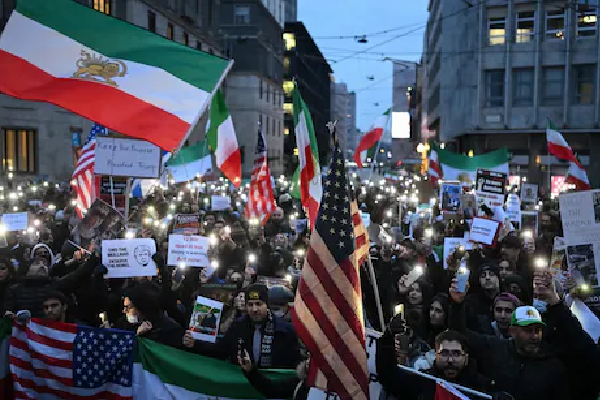 ஈரானில் அதிகரிக்கும் பதற்றம் - இந்தியர்களை அழைத்து வர சிறப்பு விமானம் | Special Flight To Bring Back Indians From Iran