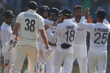 இந்தியாவின் வெற்றியை கிண்டலடித்த நியூசிலாந்து வீரர் - கழுவி ஊற்றிய ரசிகர்கள்