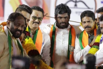 இந்தியில் பிரச்சாரம் செய்த சரத்குமார் மற்றும் அண்ணாமலை! மும்பையில் சுவாரஸ்யம்