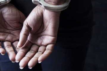 රන් භාණ්ඩ සහ දියමන්ති සොරකම් කළ කතකට වැඩ වැරදෙයි..