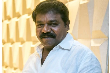 பிக் பாஸ் 5 இமான் அண்ணாச்சியின் மனைவி மற்றும் மகள் - வைரலாகும் புகைப்படம்