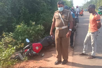 மூன்று மோட்டார்சைக்கிள்கள் மோதி விபத்து: ஸ்தலத்திலேயே ஒருவர் பலி (Photos)