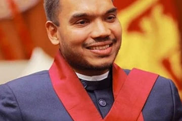 නාමල් රාජපක්ෂ මහතා සිය ෆේස්බුක් ගිණුමෙහි සතුටින් තැබු විශේෂ සටහන.. (PHOTO)