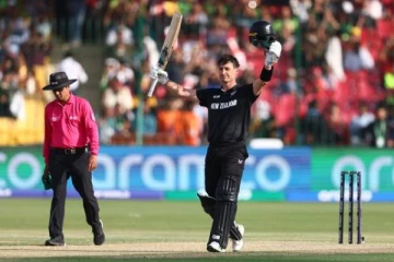 சாம்பியன்ஸ் டிராஃபியின் முதல் போட்டியிலேயே சதம்! பாகிஸ்தானை மிரட்டிய வீரர்