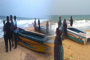 முல்லைத்தீவில் கடலில் குளிக்க சென்ற இளம் குடும்பஸ்தர் மாயம்