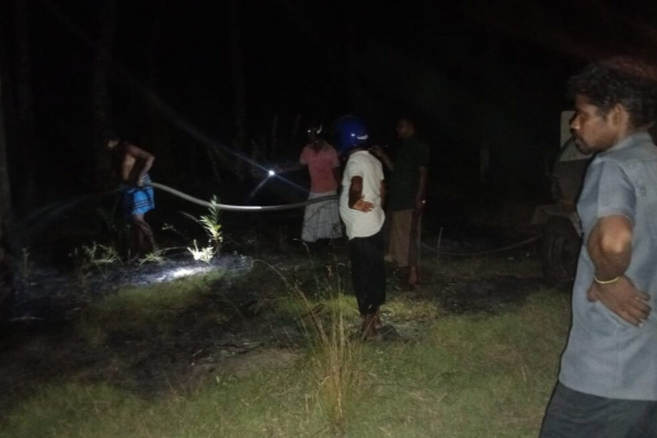யாழ்ப்பாணம் கசூரினா கடற்கரையில் பாரிய தீ | Fire Breaks Out At Casuarina Beach Jaffna