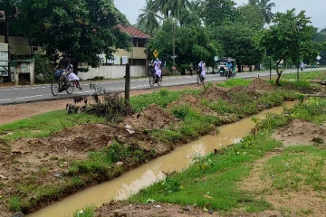 உடையார்கட்டு  வீதி அபிவிருத்தி அதிகார சபையின் அசமந்த போக்கு