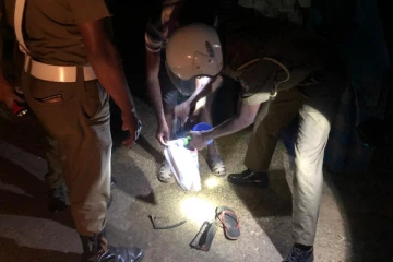 முல்லைத்தீவில் இடம்பெற்ற விபத்தில் ஒருவர் பலி மற்றுமொருவர் படுகாயம்  (Photos)