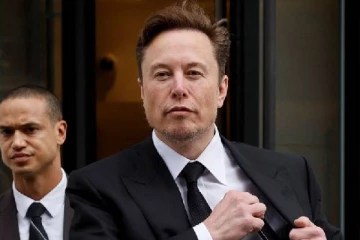 தவறாக புரிந்து கொண்டேன்….ட்விட்டர் ஊழியரிடம் மன்னிப்பு கேட்ட எலான் மஸ்க்