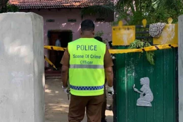 தமிழர் பகுதியில் குடும்ப பெண் கொலை ; பொலிஸார் தீவிர விசாரணை