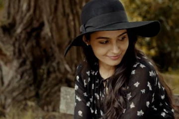 பிரபல நடிகையின் குழந்தை வயது புகைப்படம்: குவியும் லைக்குகள்