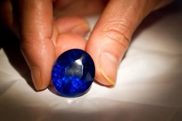 இலங்கையிலிருந்து வெளிநாடுக்கு அனுப்பிய பொதிகளில் மாயமான இரத்தினகற்கள் - செய்திகளின் தொகுப்பு