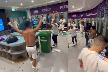 பிரித்தானியர்களை இழிவுபடுத்தும் விதமாக.. உலகக்கோப்பை வெற்றியை கொண்டாடிய அர்ஜென்டினா வீரர்கள்! சர்ச்சை வீடியோ