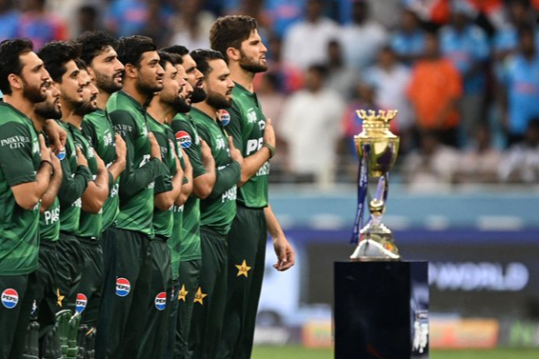ஆசிய கிண்ண தொடர்: மைதானத்துக்கு வர மறுத்த பாகிஸ்தான் அணி | Pakistan Uae Match Live Update