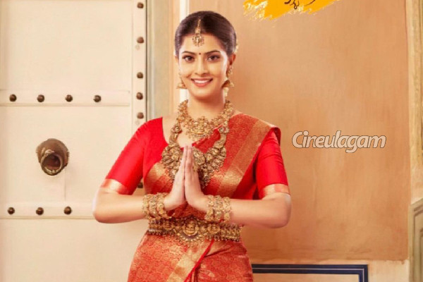 ஹீரோ, டைரக்டர் லாம் அட்ஜஸ்ட் பண்ண சொல்லுவாங்க.. வரலட்சுமி சரத்குமார் அதிர்ச்சி புகார் | Actress Varalakshmi Faced Sexual Harassment