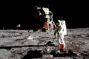 எலத்தில் நாசாவுக்கு சொந்தமான நிலவின் தூசி, கரப்பான்பூச்சிகள்! எவ்வளவு தெரியுமா?