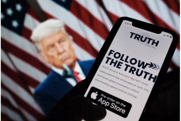 தனக்காக சொந்தமாக புதிய சமூக வலைதளத்தை தொடங்கினார் டிரம்ப்! | World Trump