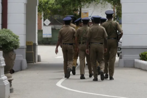 போலி ஆவணங்களை தயாரித்த அதிகாரி கைது! | Officer Arrested For Producing Fake Documents