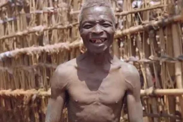 பெண் என்றாலே தெறித்து ஓடும் வினோதம் - ஒளிந்து வாழும் முரட்டு சிங்கிள் முதியவர்!