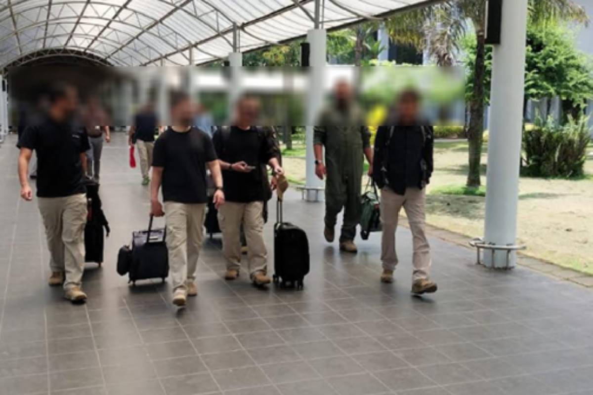 வெளிநாடொன்றிலிருந்து 20 இலங்கையர்கள் நாடுகடத்தல் | 20 Sri Lankans Deported From Kuwait வெளிநாடொன்றிலிருந்து 20 இலங்கையர்கள் நாடுகடத்தல் | 20 Sri Lankans Deported From Kuwait