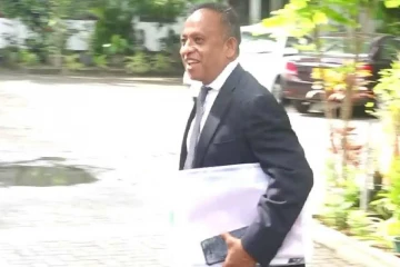 හිටපු මන්ත්‍රී චන්දිම වීරක්කොඩි හදිසියේම අල්ලස් කොමිසමට