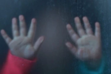 பள்ளி வேனில்  3 வயது குழந்தைக்கு பாலியல் வன்கொடுமை - ட்ரைவர் வெறிச்செயல்!