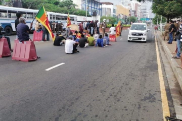 අරලියගහ මැදුර ඉදිරිපිට දැන් සිදුවන විශේෂ දේ මෙන්න.