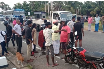 சீர் செய்யப்படாத வீதி வேகத்தடை - தொடர் விபத்துக்கள் நடப்பதாக மக்கள் விசனம்