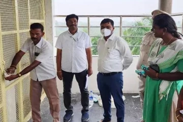 கள்ளக்குறிச்சி பள்ளியில் 3-வது தளத்திற்கு சீல் வைத்த அதிகாரிகள்