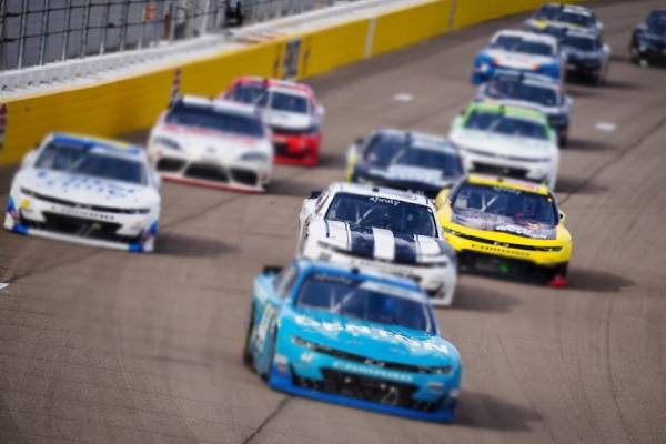 வீரர் தொடர்பில் எழுந்த சர்ச்சை - திடீரென ஒத்திவைக்கப்பட்ட விருது வழங்கும் விழா | Ministry Issues Decision On Car Prize Distribution