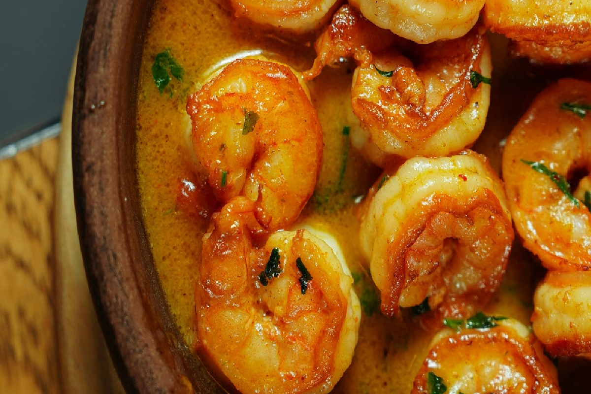 இறால் தேங்காய் குழம்பு இப்படி செய்ங்க! கொஞ்சம் கூட மிஞ்சாது | How To Make Prawn Coconut Gravy At Home